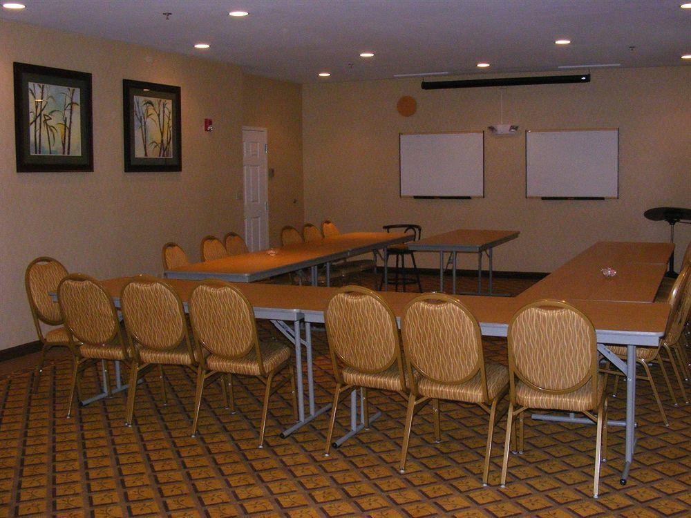 Candlewood Suites Windsor Locks, An Ihg Hotel Ngoại thất bức ảnh