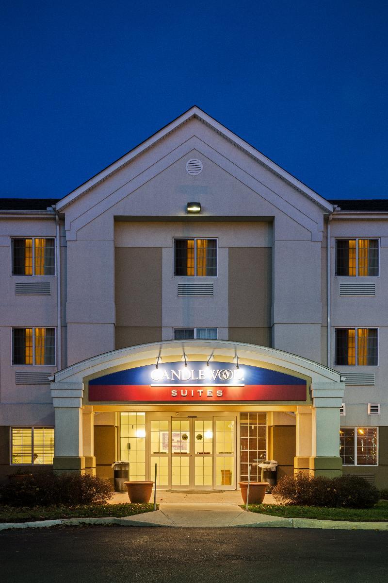 Candlewood Suites Windsor Locks, An Ihg Hotel Ngoại thất bức ảnh