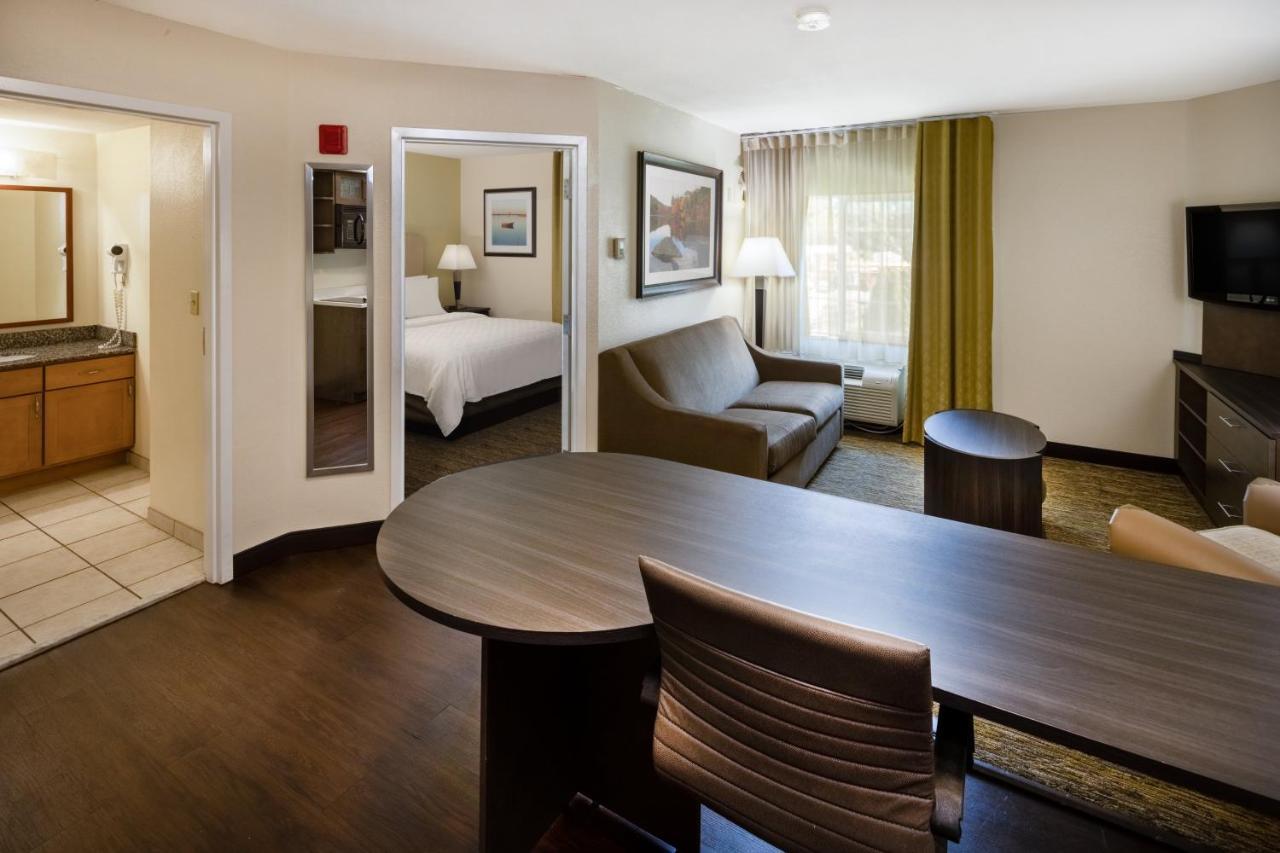 Candlewood Suites Windsor Locks, An Ihg Hotel Ngoại thất bức ảnh