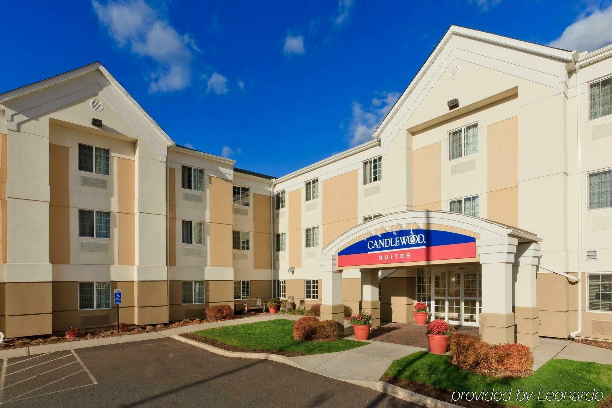 Candlewood Suites Windsor Locks, An Ihg Hotel Ngoại thất bức ảnh